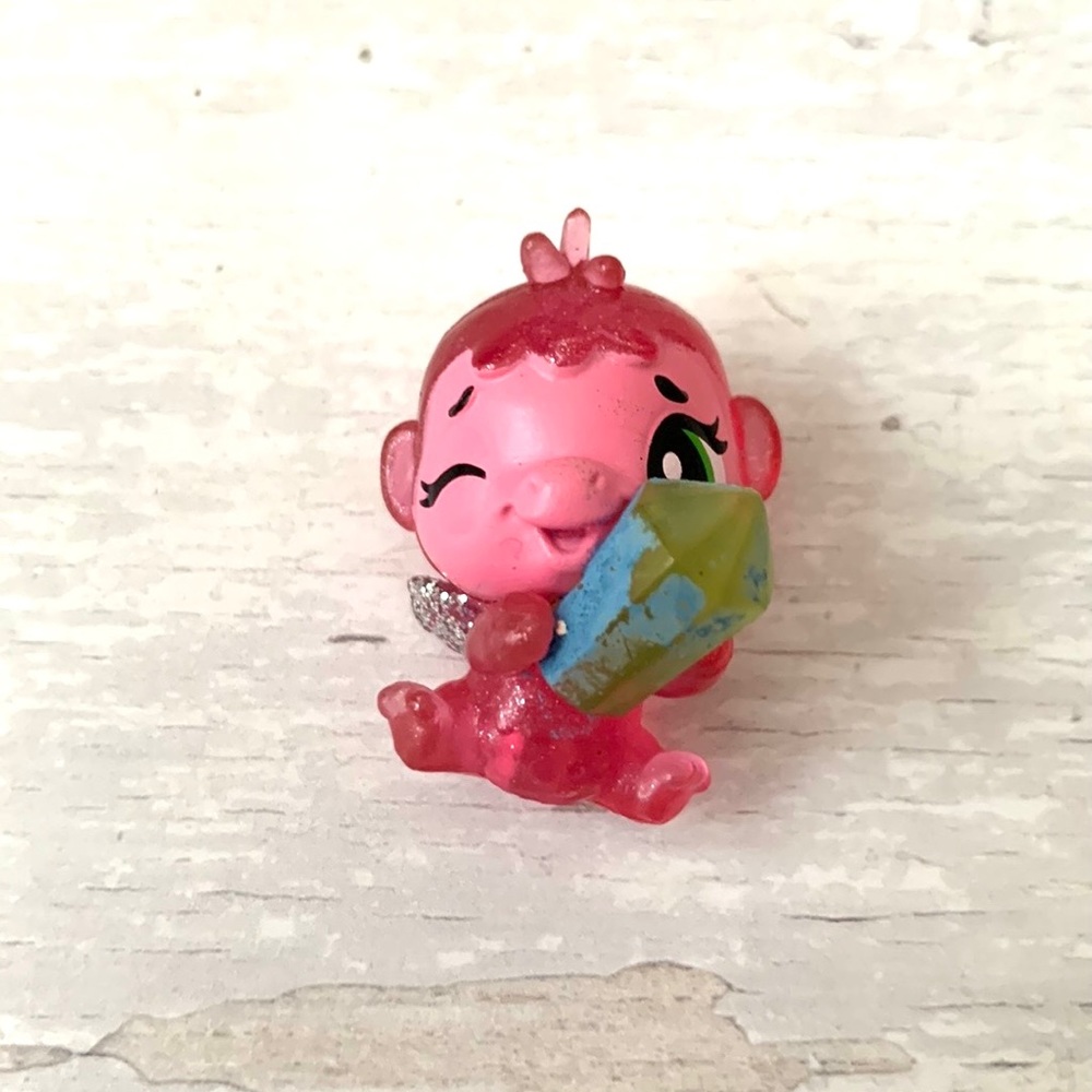 Hatchimals Sapphire Gorillabee Toy Collectible Figurine Kids Toys